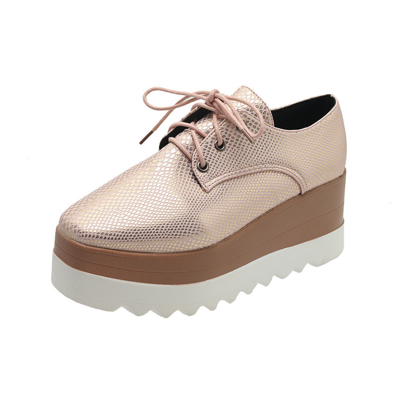 Užsienio prekyba didelių dydžių moteriški batai 2022 m. pavasaris ir ruduo Nauji europietiški ir amerikietiški suvarstomi platforminiai batai storais padais Vienviečiai batai moterims vietoje didmeninė prekyba