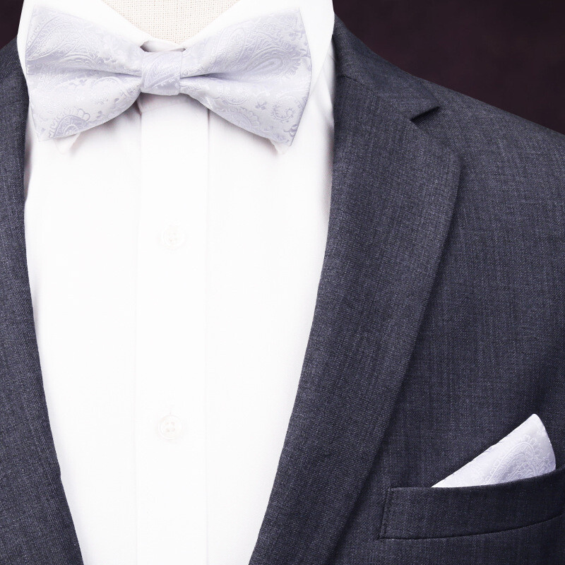 Мъжки костюм с папийонка, джобен каре, сватбена панделка, кум, младоженец, мъже, британско синьо