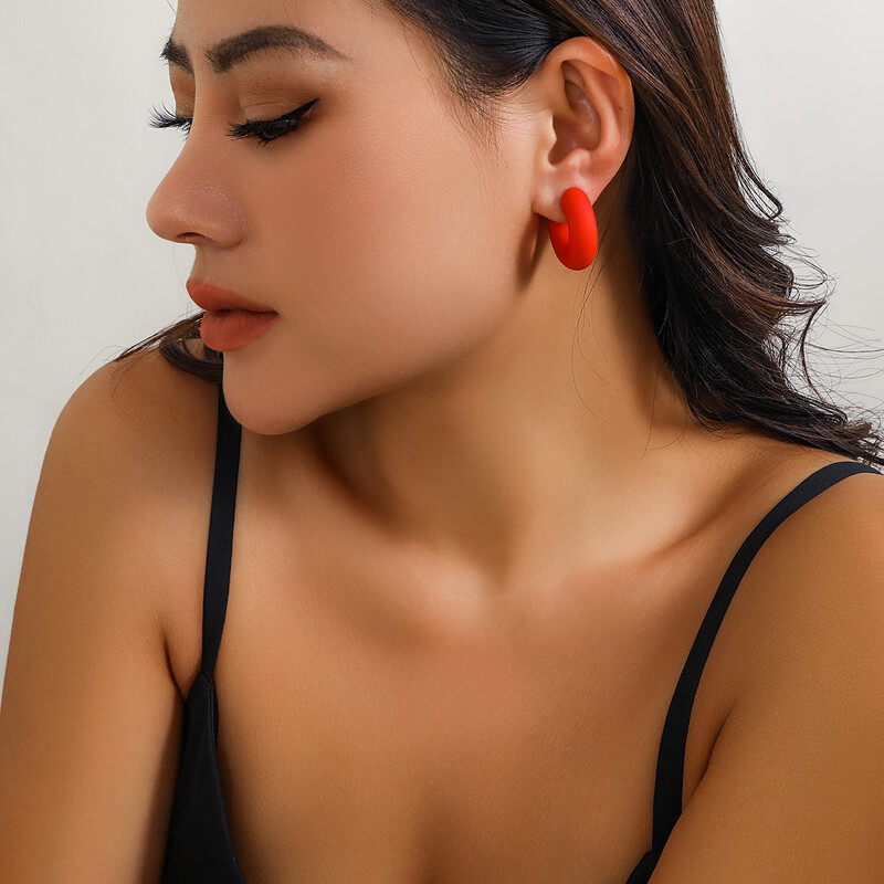 Трансграничен горещо продаван ins стил, цветна непробита щипка за ушни кости за жени, прости преувеличени дебели кръгли C-образни гладки отворени обеци