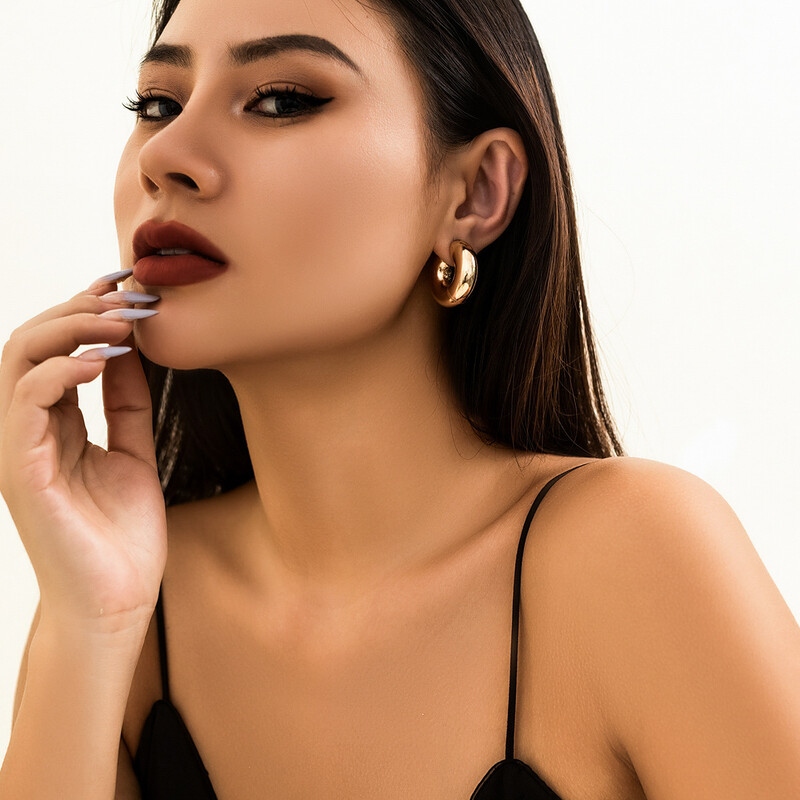 Трансграничен горещо продаван ins стил, цветна непробита щипка за ушни кости за жени, прости преувеличени дебели кръгли C-образни гладки отворени обеци