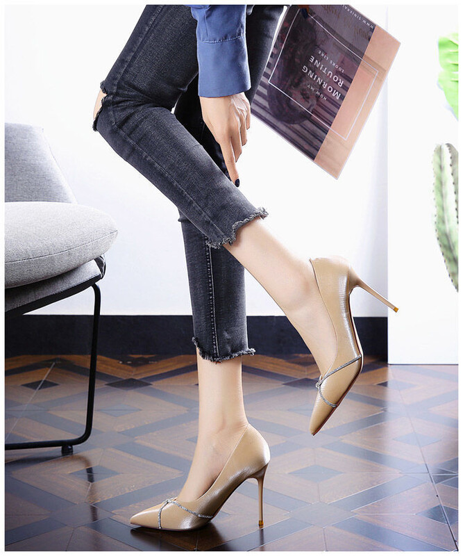 Eiropas un Amerikas temperamenta satīna augstpapēžu kurpes ar rhinestones sievietēm 2025, pavasaris un vasara, jaunas smailas augstpapēžu stileto kurpes banketu kleitai