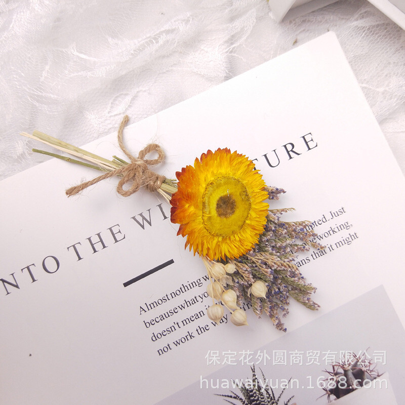 Мини букет от изсушени цветя Декорация от рози Подаръчна кутия Декорация на картички Направи си сам Материали Фотографски реквизит Подарък за цветя