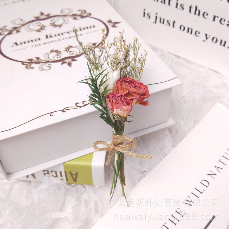 Мини букет от изсушени цветя Декорация от рози Подаръчна кутия Декорация на картички Направи си сам Материали Фотографски реквизит Подарък за цветя