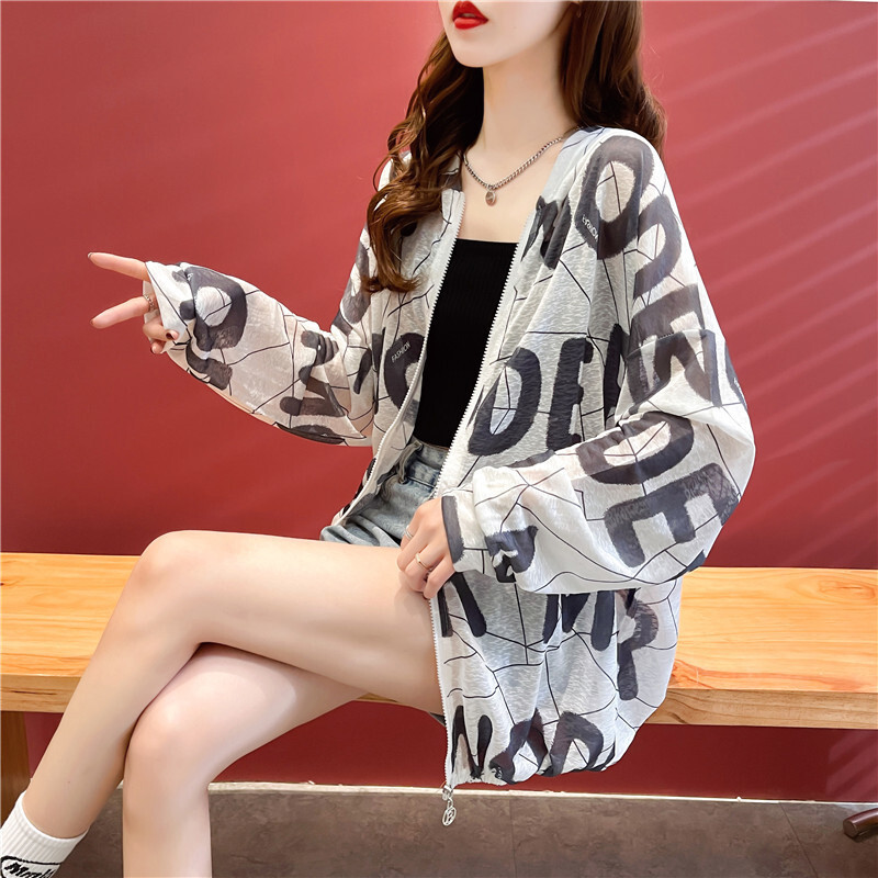 Apsauginiai nuo saulės drabužiai, moteriška vidutinė ir ilga 2024 metų vasara, korėjietiška versija, laisvi, universalūs anti-ultravioletiniai drabužiai, gobtuvas, plona striukė ilgomis rankovėmis, madinga