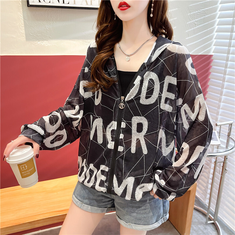 Apsauginiai nuo saulės drabužiai, moteriška vidutinė ir ilga 2024 metų vasara, korėjietiška versija, laisvi, universalūs anti-ultravioletiniai drabužiai, gobtuvas, plona striukė ilgomis rankovėmis, madinga