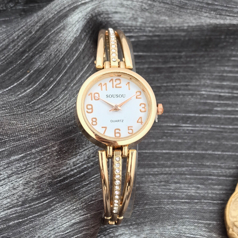 Tarpvalstybinė užsienio prekyba karštai parduodami madingi moteriški laikrodžiai ins style madingi laikrodžiai nišinis lengvas prabangus kvarcinis laikrodis su deimantais moterims