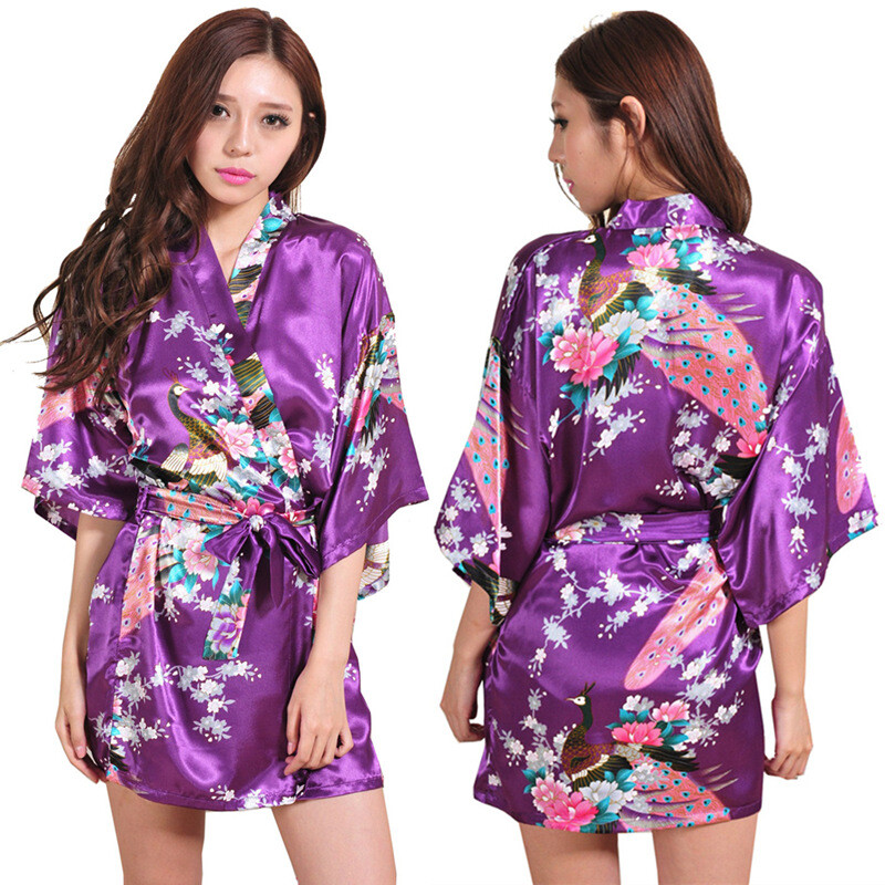 Moteriški vasariniai naktiniai satininiai šilko kimono palaidi megztiniai su povo ir bijūno raštais trumpas laisvalaikio rytinis chalatas