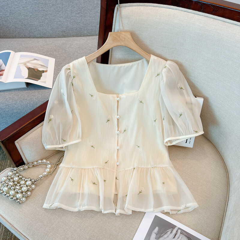 Tikros kvadratinės apykaklės marškiniai trumpomis rankovėmis moteriški vasaros nauji prancūziški retro siuvinėti marškiniai aukščiausios klasės nišinė viršūnė