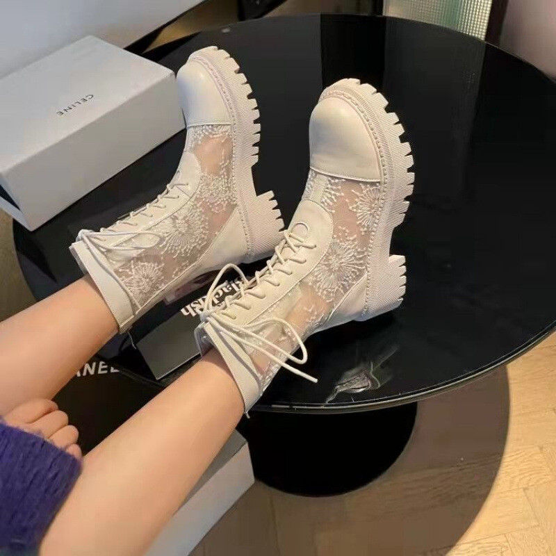 Hollow Martin aulinukai moteriški pavasariniai ir vasariniai ploni 2024 m. nauji balti kvėpuojantys tinkliniai basutės storais padais vasariniai batai