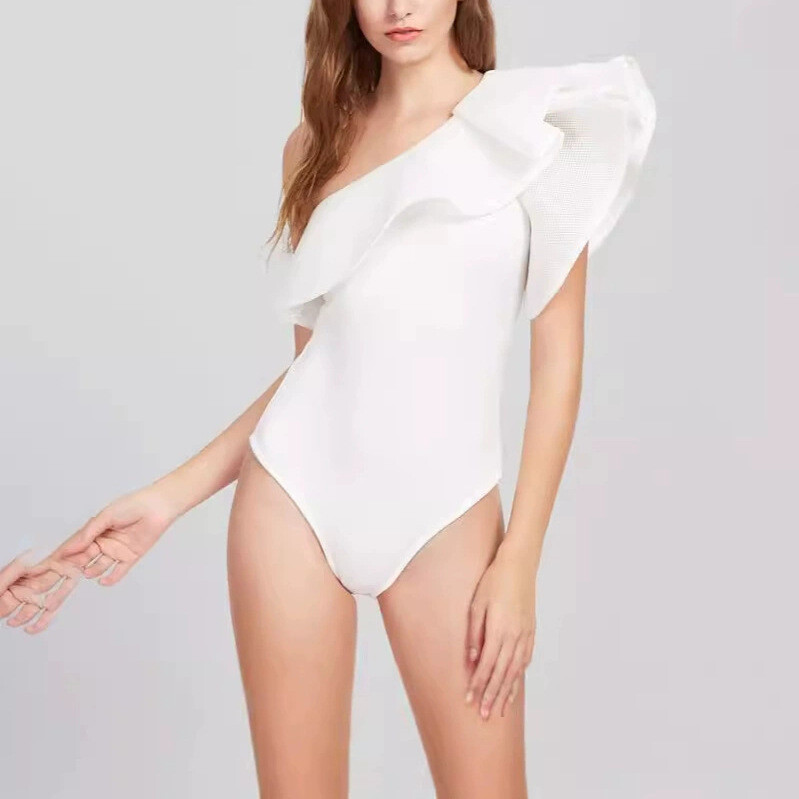 2025 m. Užsienio prekybos kombinezonas nuožulnia apykakle su briaunuotais šonais, tvirtai apkabina klubus