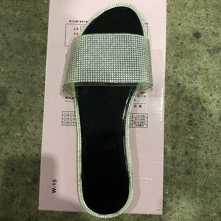 Külkereskedelmi 42-es nagy méretű 43-as szandál kristályokkal női flip-flopok női szandálok nyári új papucsok határokon átnyúló