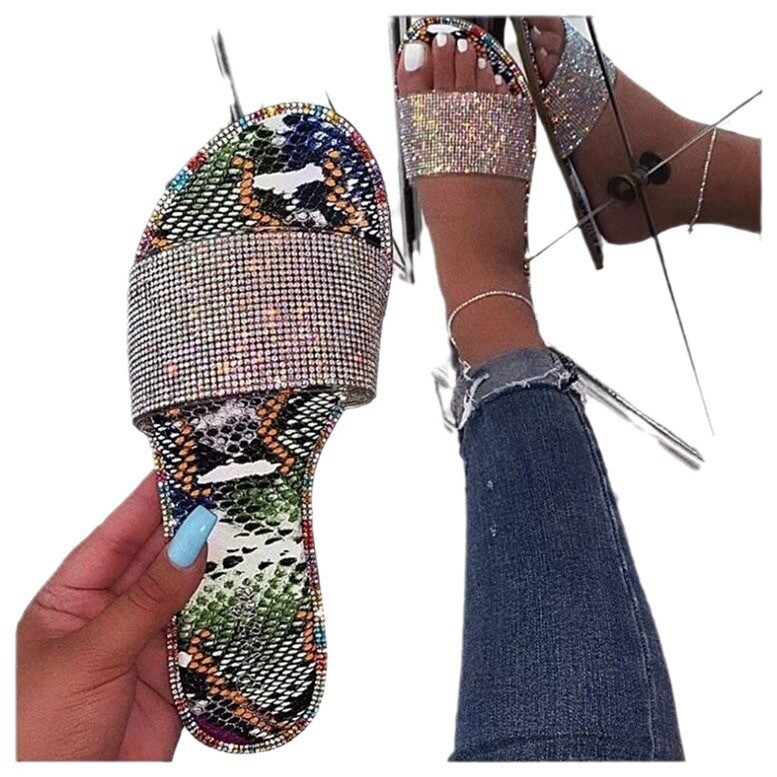 Külkereskedelmi 42-es nagy méretű 43-as szandál kristályokkal női flip-flopok női szandálok nyári új papucsok határokon átnyúló