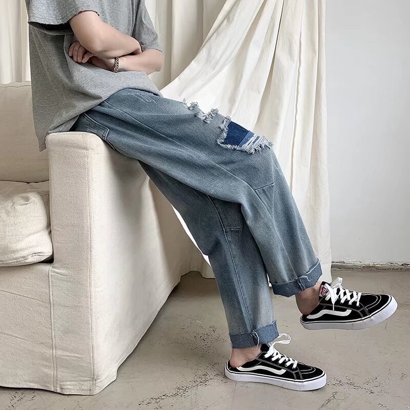 Vasaros mados vyriškos plėšytos džinsinės tiesios laisvos hiphopo elgetos kelnės Honkongo stiliaus studentų devynių taškų kelnės