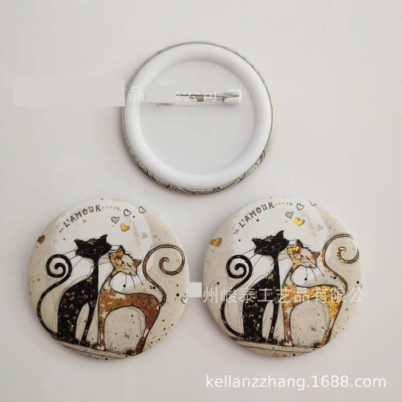 Ženklelių gamintojai gamina lakštinio metalo ženklelius, dvigubo blyksnio ženklelius, svogūnų miltelių lakštinio metalo ženklelius, ženklelius