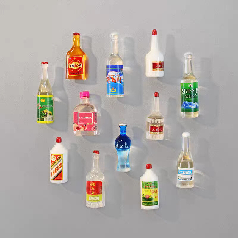 Automobilio dekoravimo imitacija, mini RIO vyno butelis, mini Coca-Cola, gimtadienio tortas, vyno kepimas, tortas, dekoracija, papuošalai, šaldytuvo lipdukas