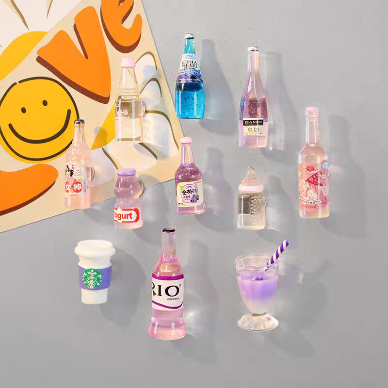 Automobilio dekoravimo imitacija, mini RIO vyno butelis, mini Coca-Cola, gimtadienio tortas, vyno kepimas, tortas, dekoracija, papuošalai, šaldytuvo lipdukas