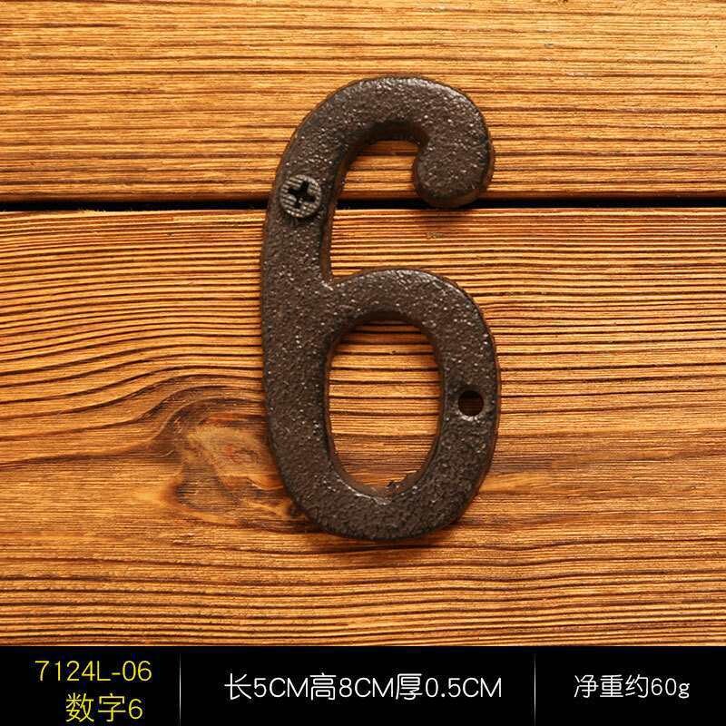 Didmeninė prekyba ketaus sieninėmis raidėmis, kabančiais retro arabiškais skaitmenimis, baro geležine stalo dekoracija su raidėmis, modelių kambarys