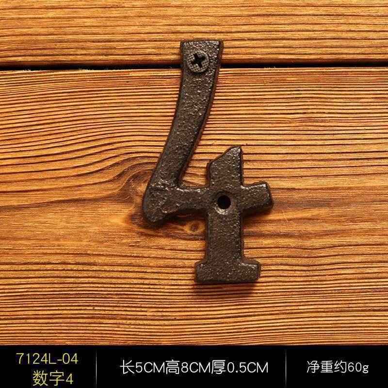 Didmeninė prekyba ketaus sieninėmis raidėmis, kabančiais retro arabiškais skaitmenimis, baro geležine stalo dekoracija su raidėmis, modelių kambarys