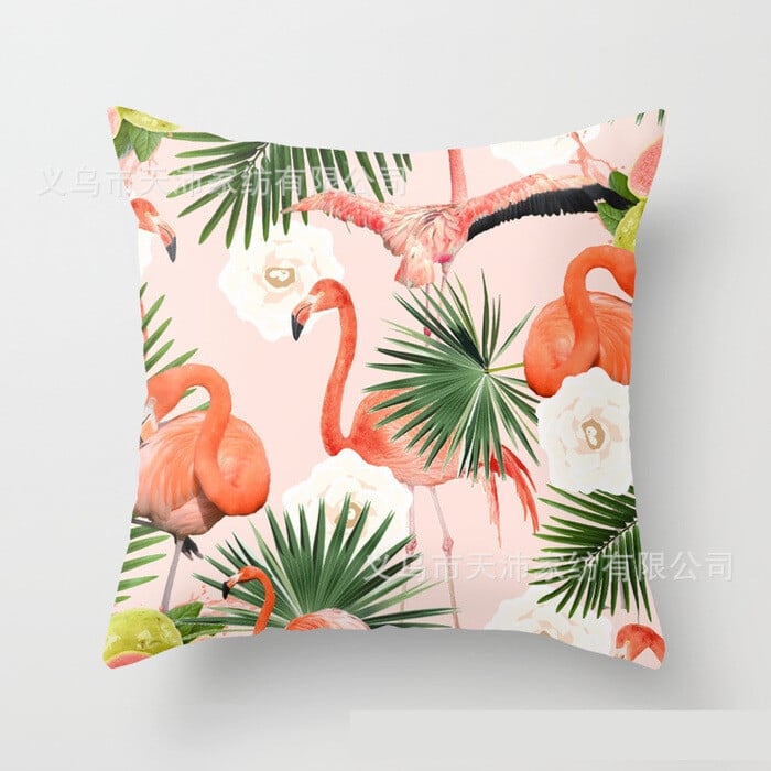 Sjeverne ljetne pastoralne biljke, svježi flamingosi, jastučnica, krevet, sofa, naslon, obični jastuk