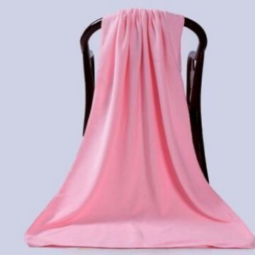 Didmeninė prekyba grožio salono rankšluosčiais suaugusiems, gerai sugeriantis vandenį, greitai džiūstantis, specialus didelis įvyniojamas rankšluostis viešbučio masažui miegamajame.