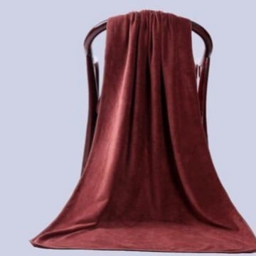 Didmeninė prekyba grožio salono rankšluosčiais suaugusiems, gerai sugeriantis vandenį, greitai džiūstantis, specialus didelis įvyniojamas rankšluostis viešbučio masažui miegamajame.