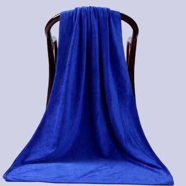 Didmeninė prekyba grožio salono rankšluosčiais suaugusiems, gerai sugeriantis vandenį, greitai džiūstantis, specialus didelis įvyniojamas rankšluostis viešbučio masažui miegamajame.