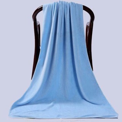 Didmeninė prekyba grožio salono rankšluosčiais suaugusiems, gerai sugeriantis vandenį, greitai džiūstantis, specialus didelis įvyniojamas rankšluostis viešbučio masažui miegamajame.