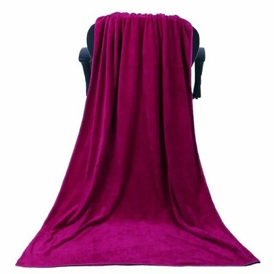 Didmeninė prekyba grožio salono rankšluosčiais suaugusiems, gerai sugeriantis vandenį, greitai džiūstantis, specialus didelis įvyniojamas rankšluostis viešbučio masažui miegamajame.