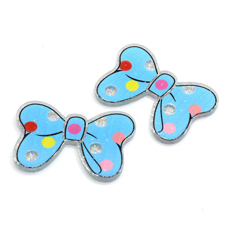 „Pasidaryk pats“, saldainių juostelė, rankų darbo plaukų segtukų lėkštutė, 10 vnt. papuošalų medžiagos, mobiliojo telefono dėklas, kreminis lopas, klijai, aksesuarai