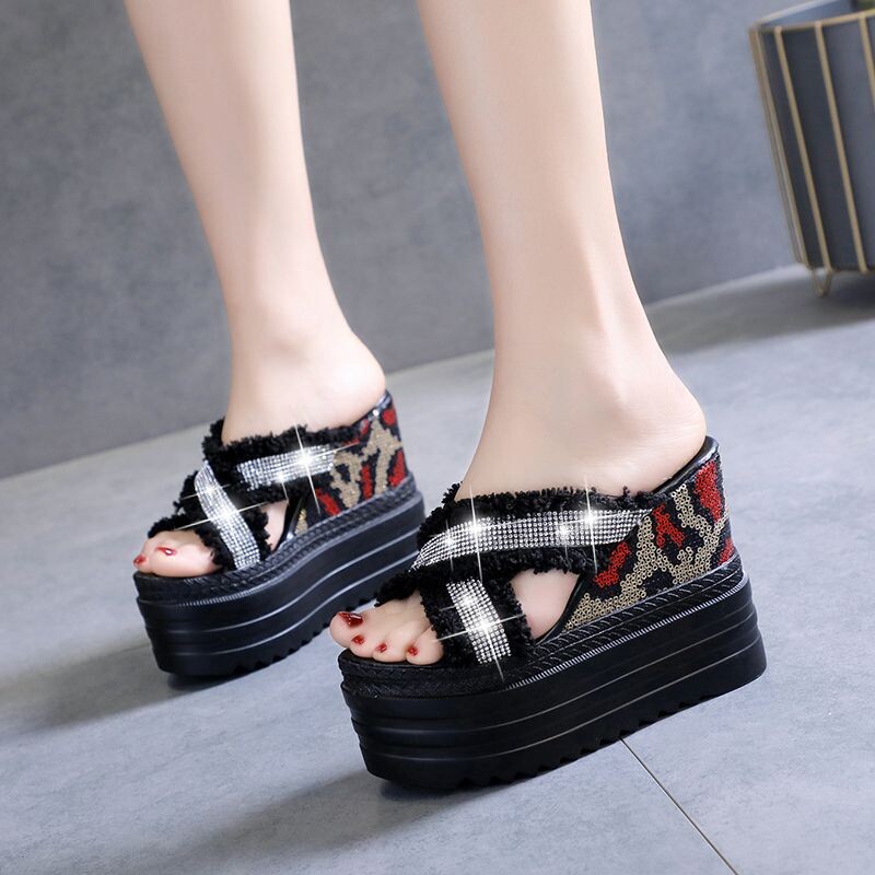 Γυναικείες καλοκαιρινές παντόφλες με εξαιρετικά χοντρές σόλες και πλατφόρμα 12 εκατοστών, μοντέρνα και ευέλικτα σανδάλια σε σχήμα "ψαροστομίου".