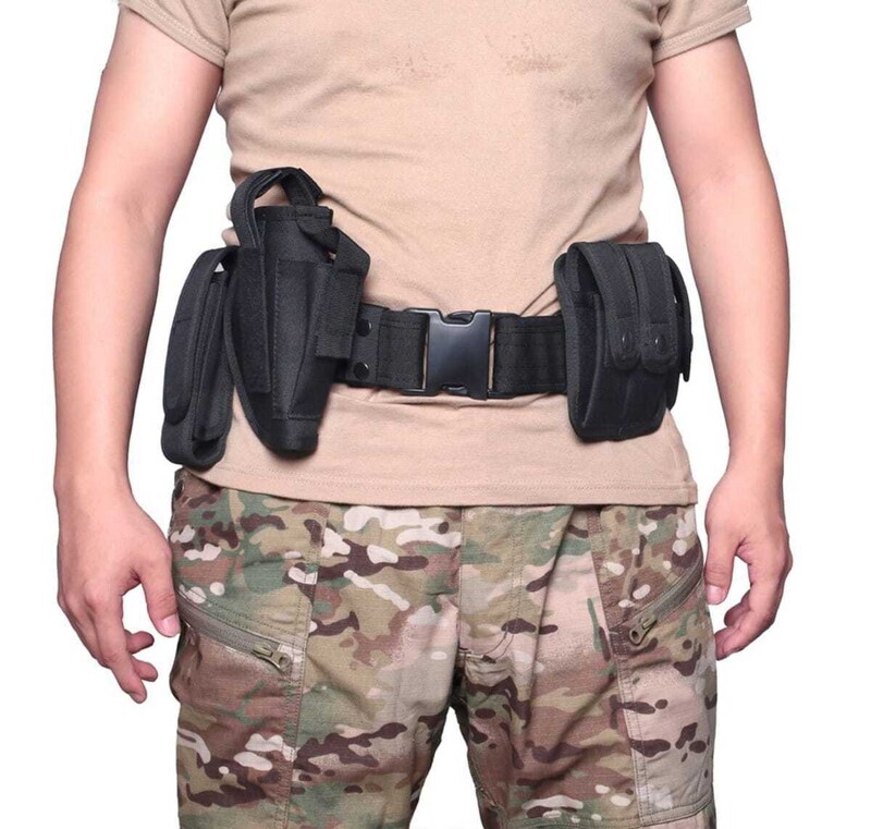Keturių dalių lauko taktinio diržo, apsaugos įrangos, daugiafunkcinio juosmens diržo, vyriško nailono diržo rinkinys.