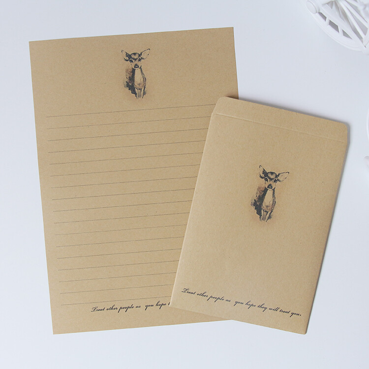 Vokeliai ir kanceliarinės prekės su retro stiliaus elnių miško piešiniais, primenančiais briedžius, bėgiojančius aplinkui, bet niekada nepamirštančius savo pirminių ketinimų, kalėdinė didmeninė prekyba