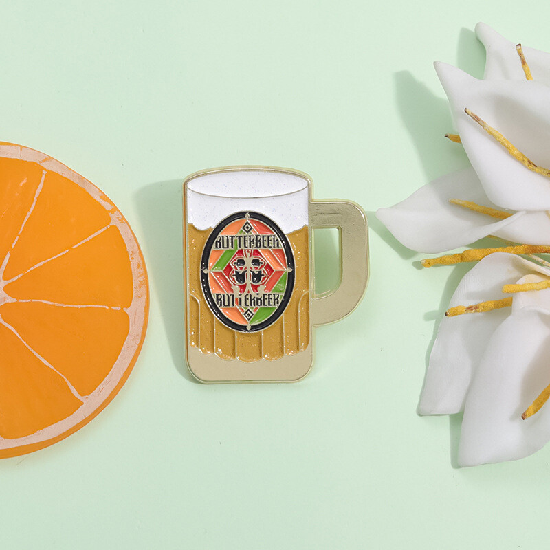 Δημιουργικό μεταλλικό σήμα σε σχήμα κούπας μπύρας, καρφίτσα με καρφίτσα γιακά, κορσάζ, μεταλλικό σήμα, εξαιρετικό δώρο, καθολικά ρούχα