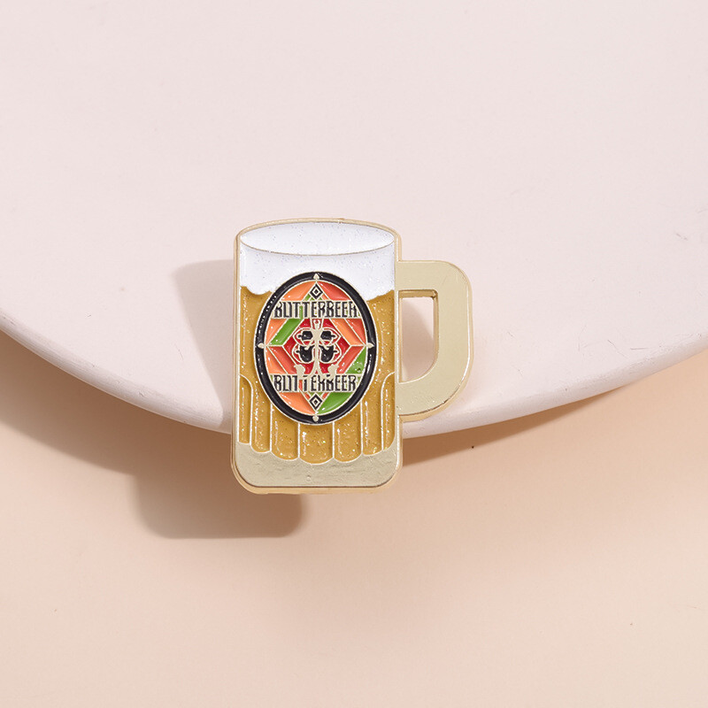 Δημιουργικό μεταλλικό σήμα σε σχήμα κούπας μπύρας, καρφίτσα με καρφίτσα γιακά, κορσάζ, μεταλλικό σήμα, εξαιρετικό δώρο, καθολικά ρούχα