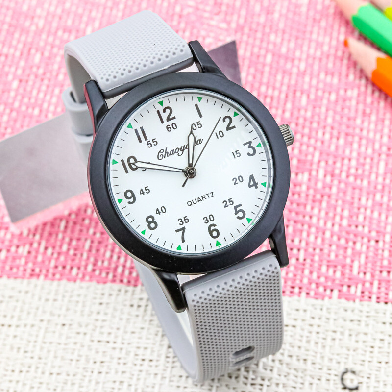 2023. gada jauns bērnu caurspīdīgs digitālais pulkstenis ar mīkstu silikona siksniņu, moderns pusaudžu ūdensnecaurlaidīgs kvarca elektroniskais pulkstenis, mirdzošs