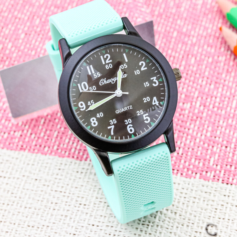 2023. gada jauns bērnu caurspīdīgs digitālais pulkstenis ar mīkstu silikona siksniņu, moderns pusaudžu ūdensnecaurlaidīgs kvarca elektroniskais pulkstenis, mirdzošs