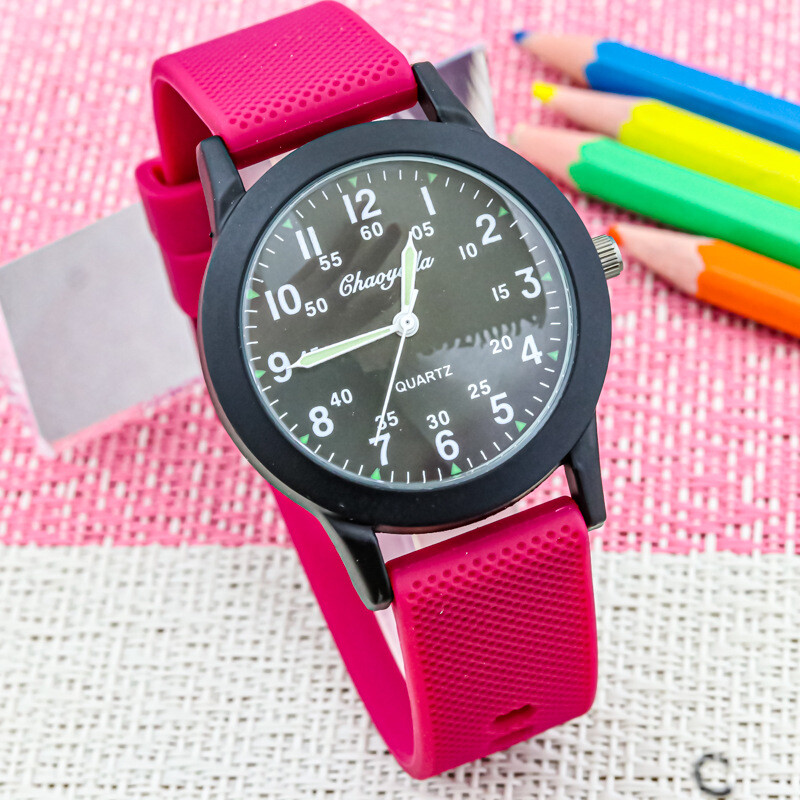 2023. gada jauns bērnu caurspīdīgs digitālais pulkstenis ar mīkstu silikona siksniņu, moderns pusaudžu ūdensnecaurlaidīgs kvarca elektroniskais pulkstenis, mirdzošs