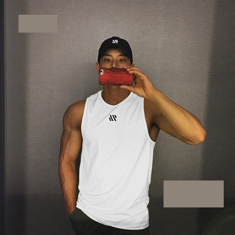 Vasarinė vyriška sportinė greitai džiūstanti liemenė, madinga, laisvalaikiui, fitnesui, be rankovių, kvėpuojanti, laisva, treniruotėms, su apvalia apykakle.