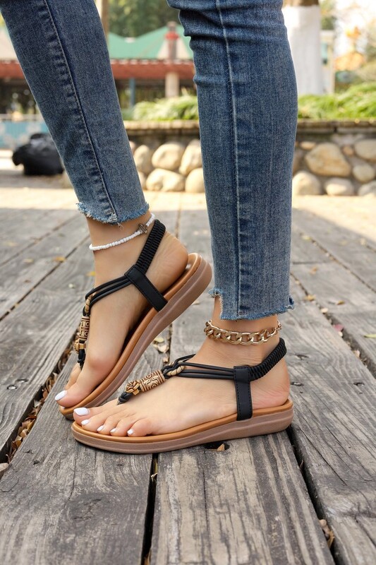 Pavasarinės naujos didelių dydžių užsienio prekybos basutės, paprastos moteriškos basutės su dirželiais, laisvalaikio basutės atviromis nosimis