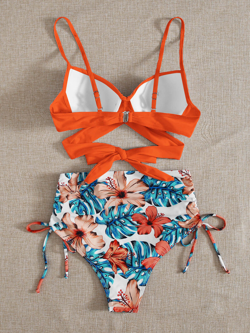 Naujas, populiarus moteriškas maudymosi kostiumėlis, skirtas tarpvalstybinei užsienio prekybai ir seksualus aukšto liemens paplūdimio bikinis Jungtinėse Valstijose.