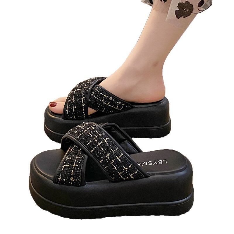 Mažos moteriškos Chanel stiliaus šlepetės lauko avėjimui, naujos vasarinės basutės laisvalaikiui ant platformos storu padu, „fėjų“ modelis