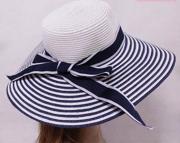 Nemokamas pristatymas vasarinei skrybėlei kelionėms ir atostogoms, moteriškai plačiakraštei skrybėlei, paplūdimio skrybėlei su kaspinu, juodos ir baltos juostelės 
