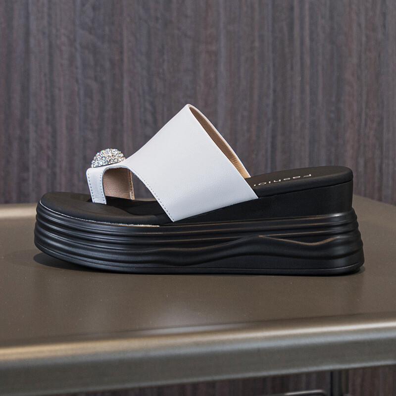 Ženske sandale za povećanje visine 7 cm za ljetne aktivnosti na otvorenom, novo 2024., ležerne papuče za plažu s platformom, debelim potplatom, neklizajućim i otvorenim prstima