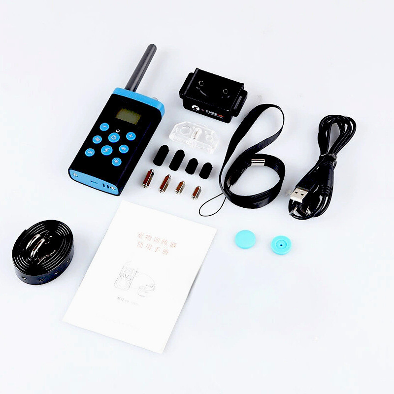 Karštai parduodamas 1000 metrų atsparus vandeniui įkraunamas nuotolinio valdymo elektros smūgio antkaklis šunų dresūros prietaisas su lojimo mechanizmu