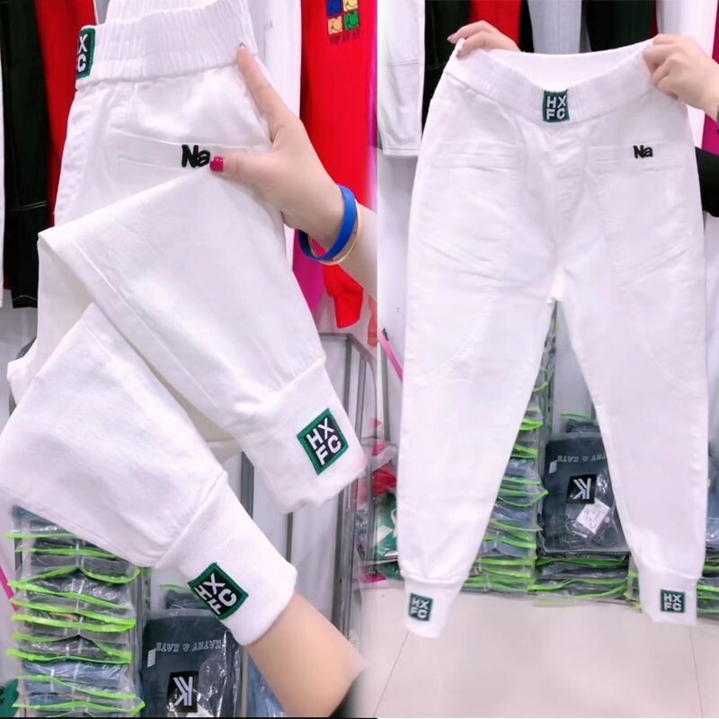 Naujos stilingos laisvalaikio džinsinės kelnės moterims, mažinančios senėjimą ankstyvą rudenį, su išlenktomis pusmėnulio formos kišenėmis, universalios, lieknos ir madingos haremo kelnės, morkų formos kelnės