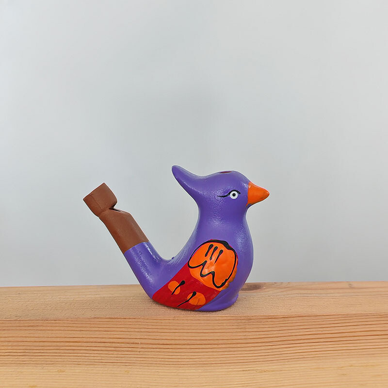 Violetinio smėlio spalvos, rankomis dažytas, paukščio švilpukas, smagus žaislas vaikams, vandens paukščio švilpukas, švilpuko dirželis, keraminis muzikinis paukštis, parduodamas tiesiogiai iš paukščių fabriko