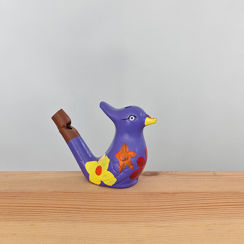 Violetinio smėlio spalvos, rankomis dažytas, paukščio švilpukas, smagus žaislas vaikams, vandens paukščio švilpukas, švilpuko dirželis, keraminis muzikinis paukštis, parduodamas tiesiogiai iš paukščių fabriko