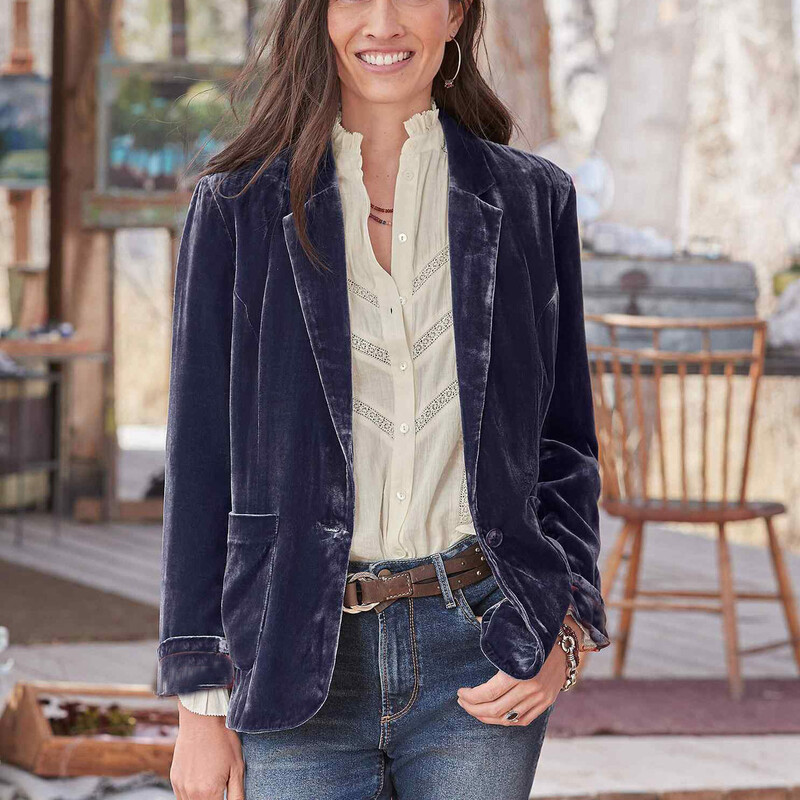 Nepriklausomos stoties tarpvalstybiniai auksiniai aksominiai trumpi moteriški viršutiniai drabužiai, 2024 m. naujas europietiškas ir amerikietiškas moteriškas švarkas su mažu kostiumėliu