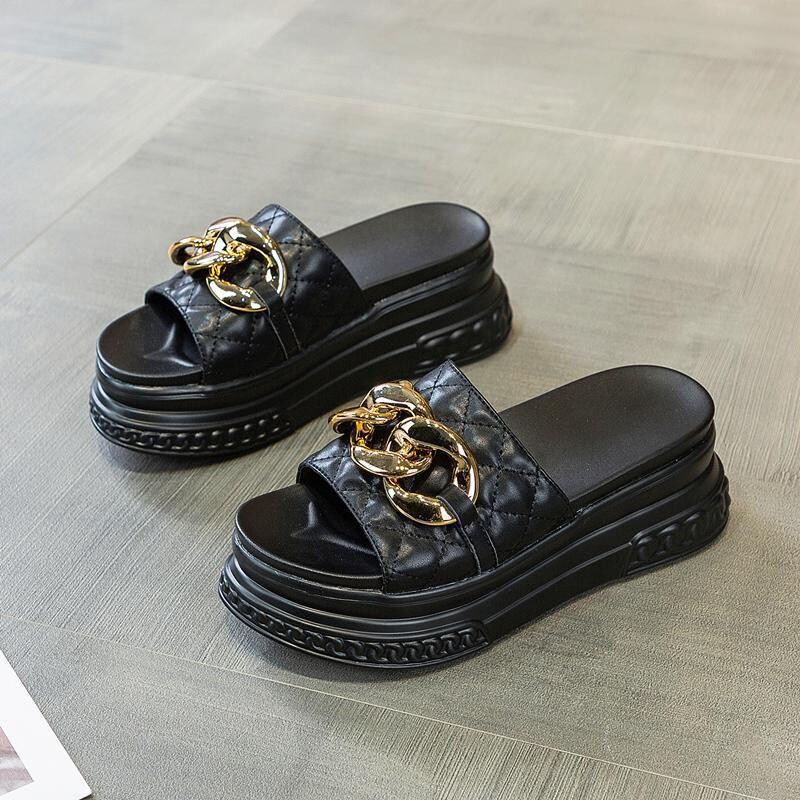 Ženske papuče na platformu s velikim lancem za vanjsku upotrebu, nove online sandale s debelim potplatom za slavne osobe iz 2025., sandale s mekim potplatom, cipele za plažu s podizanjem