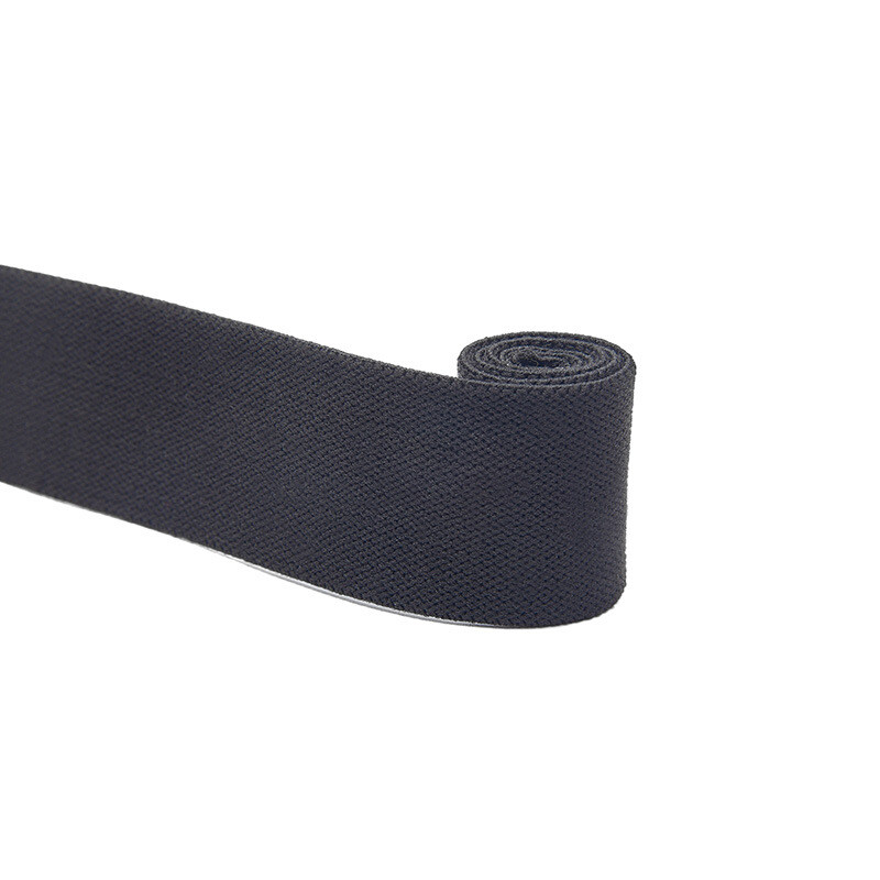 Spalvingos kelnės su 3 cm storio juosmeniu, tampria juostele su šukuota juostele ir tampria juostele ties sijonu